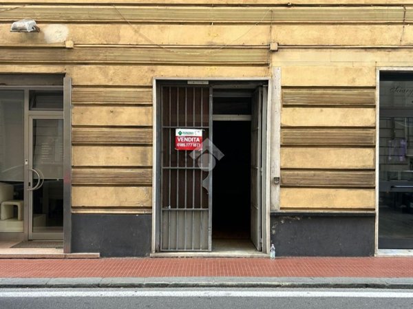 locale commerciale in vendita a Rapallo