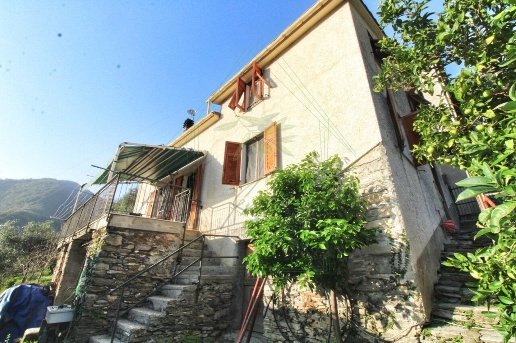 casa indipendente in vendita a Rapallo in zona Montallegro