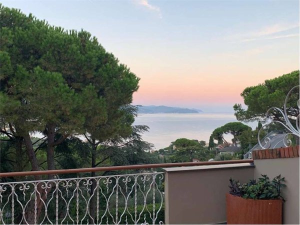 appartamento in vendita a Rapallo in zona San Michele di Pagana