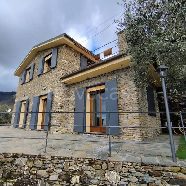 casa indipendente in vendita a Rapallo in zona Montallegro