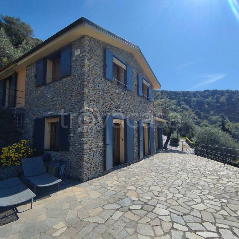 casa indipendente in vendita a Rapallo in zona Montallegro