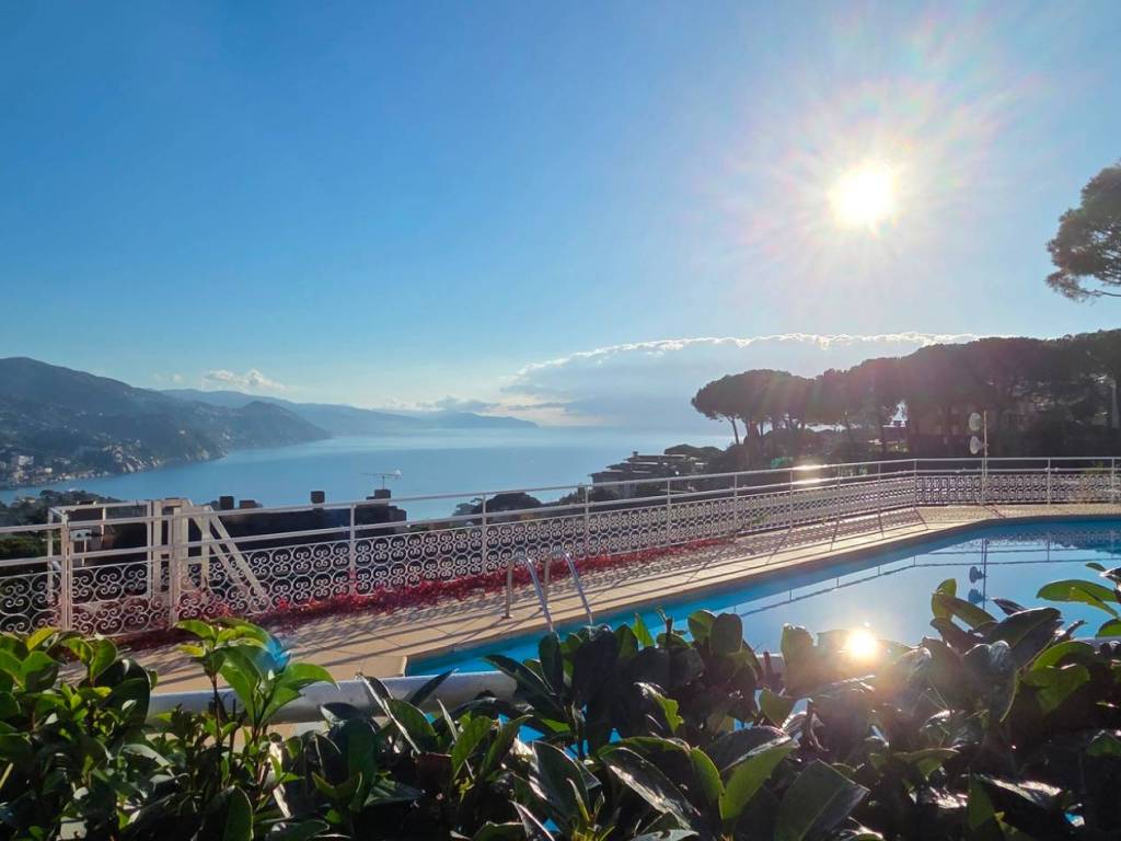 appartamento in vendita a Rapallo in zona San Michele di Pagana
