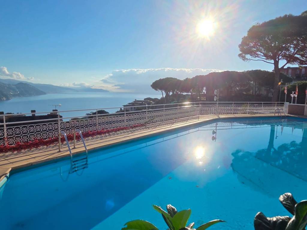 appartamento in vendita a Rapallo in zona San Michele di Pagana