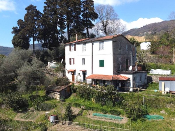 casa indipendente in vendita a Rapallo in zona Sant'Andrea di Foggia