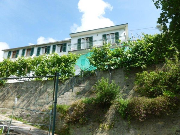 casa indipendente in vendita a Rapallo in zona Sant'Andrea di Foggia