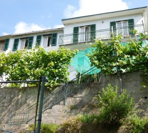 casa indipendente in vendita a Rapallo in zona Sant'Andrea di Foggia