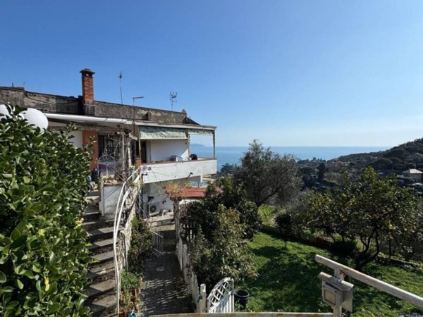 casa indipendente in vendita a Rapallo in zona San Michele di Pagana