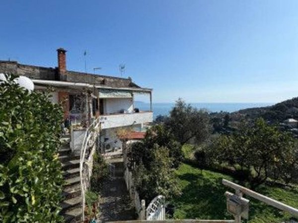 casa indipendente in vendita a Rapallo in zona San Michele di Pagana