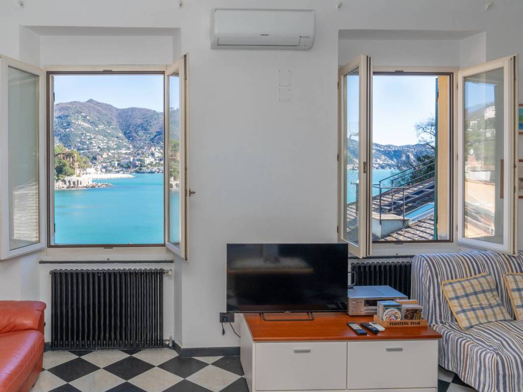 appartamento in vendita a Rapallo in zona San Michele di Pagana