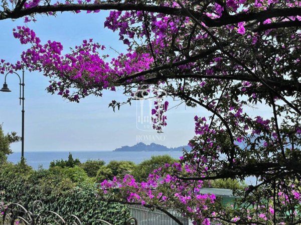 appartamento in vendita a Rapallo in zona San Michele di Pagana