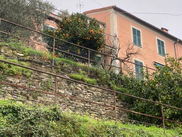 casa indipendente in vendita a Rapallo