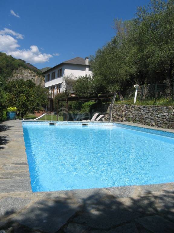 casa indipendente in vendita a Rapallo