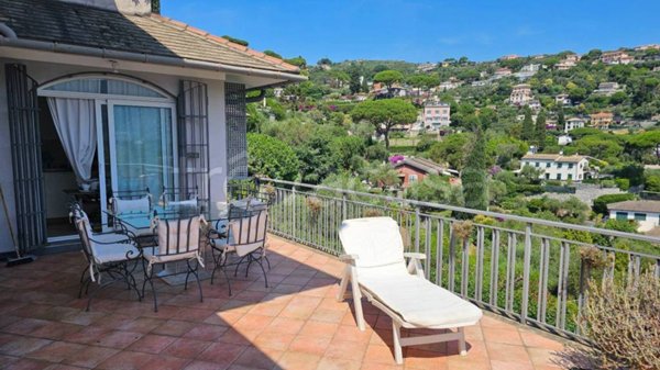 casa indipendente in vendita a Rapallo in zona San Michele di Pagana
