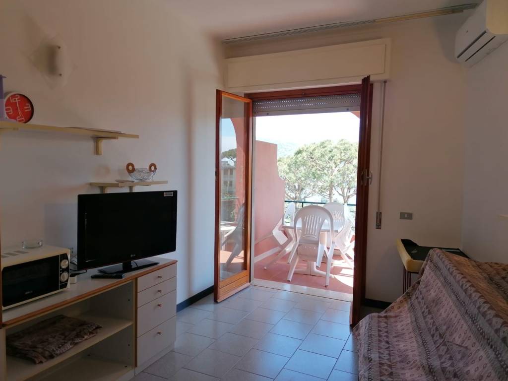 appartamento in vendita a Rapallo in zona San Michele di Pagana