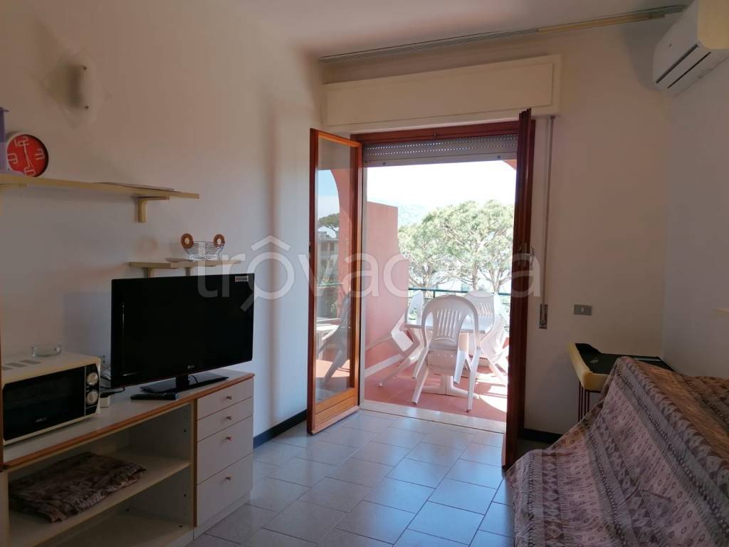 appartamento in vendita a Rapallo in zona San Michele di Pagana