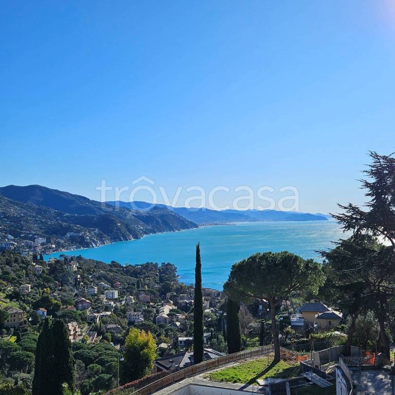 appartamento in vendita a Rapallo in zona San Michele di Pagana
