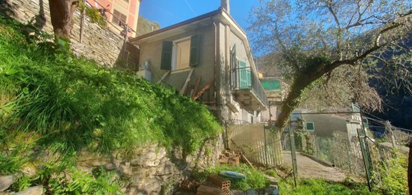 casa indipendente in vendita a Rapallo in zona Montepegli