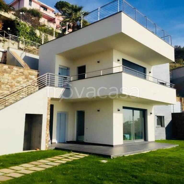casa indipendente in vendita a Rapallo