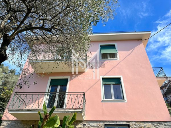 casa indipendente in vendita a Rapallo