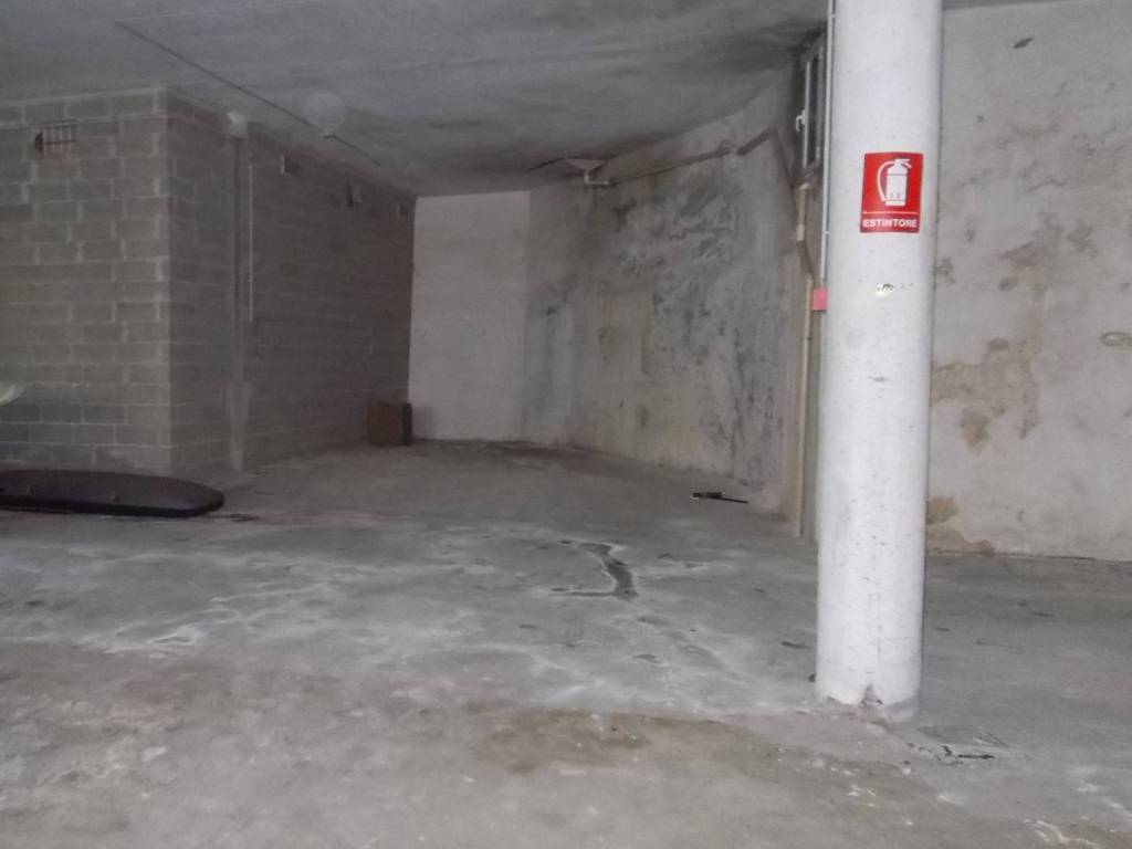 locale commerciale in vendita a Rapallo