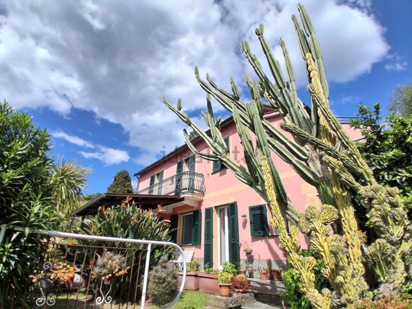 casa indipendente in vendita a Rapallo