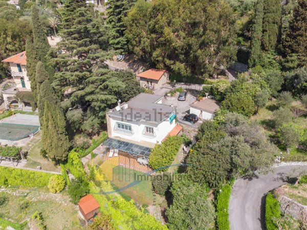 casa indipendente in vendita a Rapallo in zona San Michele di Pagana