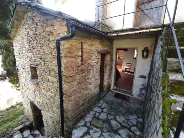 casa indipendente in vendita a Rapallo in zona Montepegli