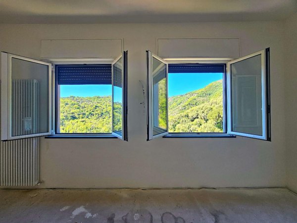 appartamento in vendita a Rapallo in zona Montallegro