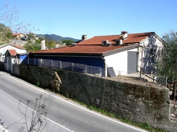 locale commerciale in vendita a Rapallo