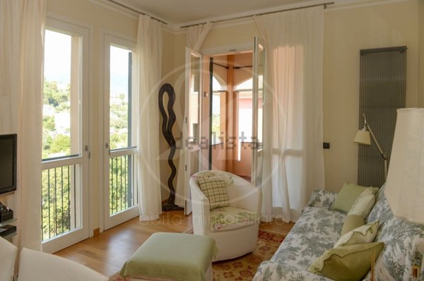 appartamento in vendita a Rapallo in zona San Michele di Pagana