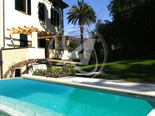 casa indipendente in vendita a Rapallo