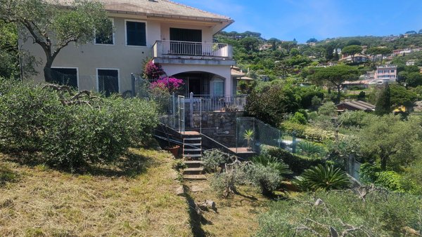 appartamento in vendita a Rapallo in zona San Michele di Pagana