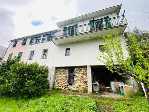 casa indipendente in vendita a Rapallo in zona Sant'Andrea di Foggia