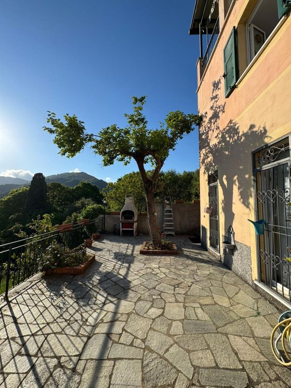 casa indipendente in vendita a Rapallo