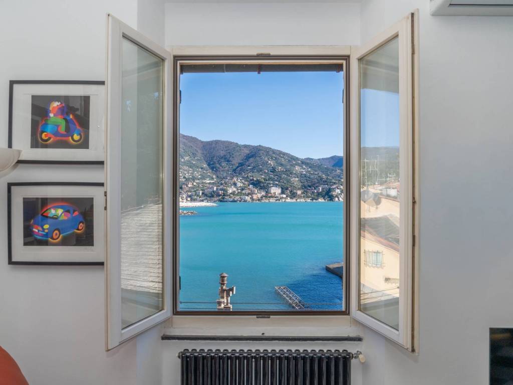 appartamento in vendita a Rapallo in zona San Michele di Pagana
