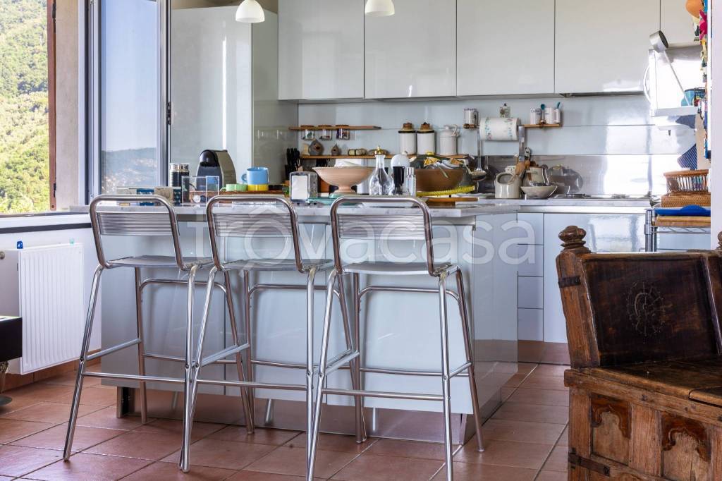 casa indipendente in vendita a Rapallo in zona Montallegro
