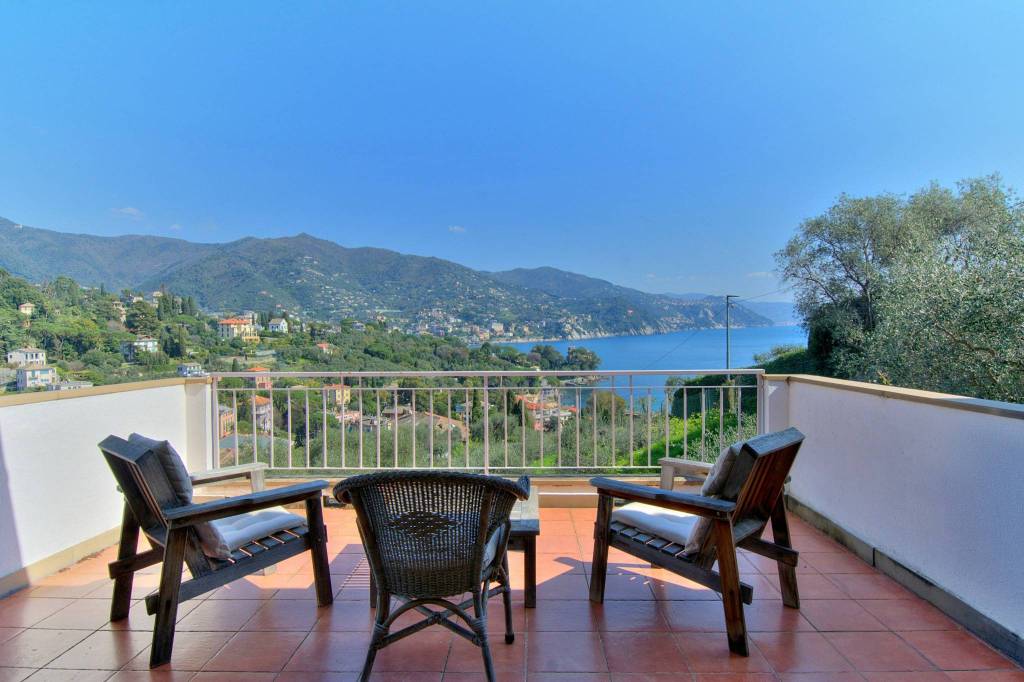 appartamento in vendita a Rapallo in zona San Michele di Pagana
