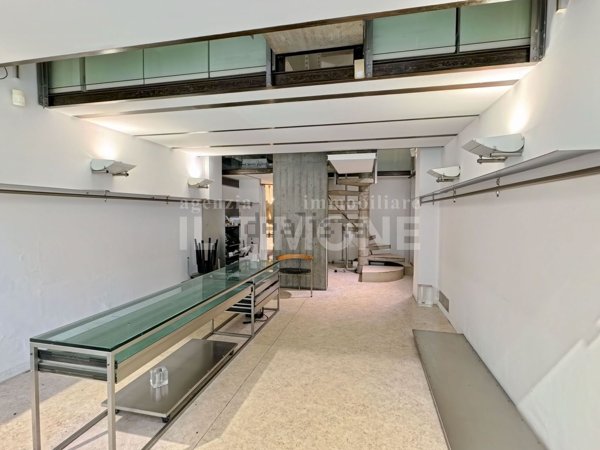 locale commerciale in vendita a Rapallo