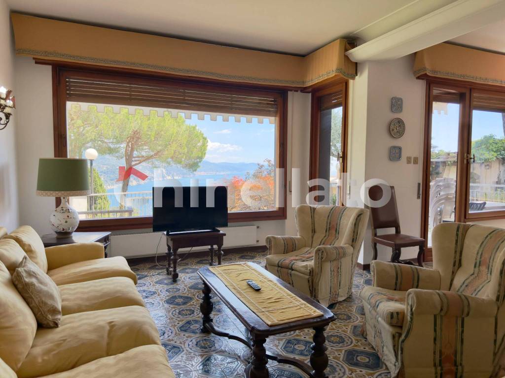 appartamento in vendita a Rapallo in zona San Michele di Pagana