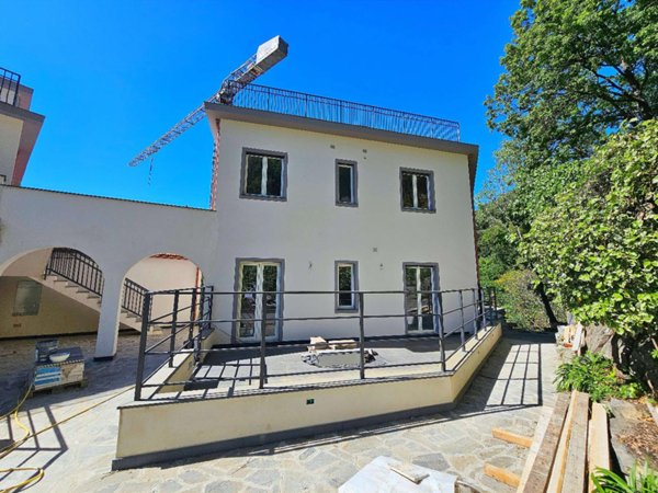 appartamento in vendita a Rapallo in zona Montallegro