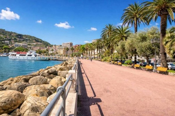 appartamento in vendita a Rapallo in zona San Michele di Pagana