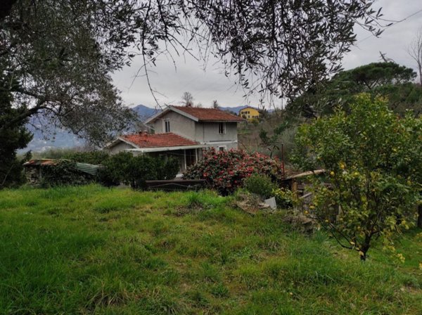 appartamento in vendita a Rapallo in zona San Michele di Pagana