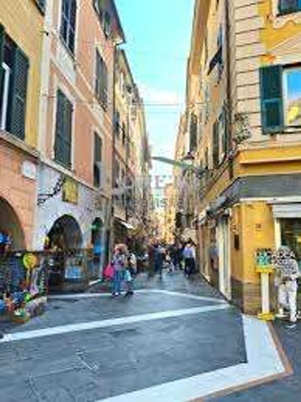 negozio in vendita a Rapallo in zona San Michele di Pagana