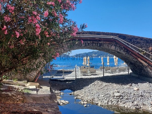 appartamento in vendita a Rapallo in zona San Michele di Pagana