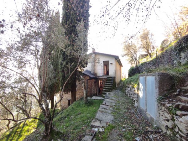 casa indipendente in vendita a Rapallo in zona San Quirico d'Assereto