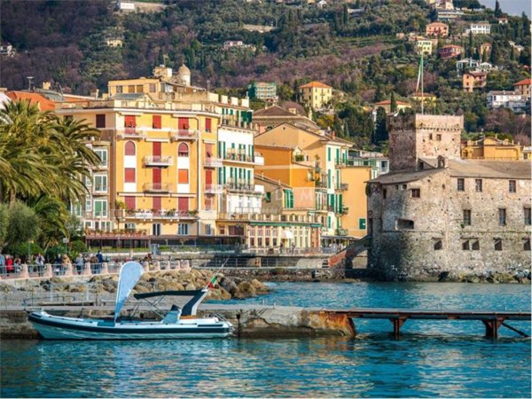 negozio in vendita a Rapallo in zona San Michele di Pagana