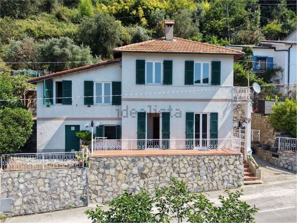 casa indipendente in vendita a Rapallo in zona San Maurizio di Monti