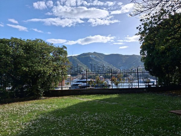 appartamento in vendita a Rapallo in zona San Michele di Pagana