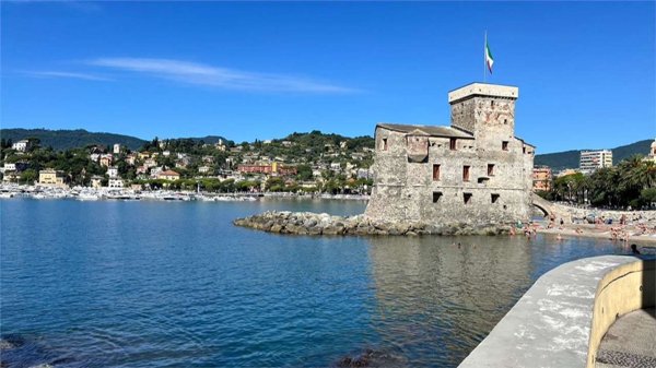 appartamento in vendita a Rapallo in zona San Michele di Pagana