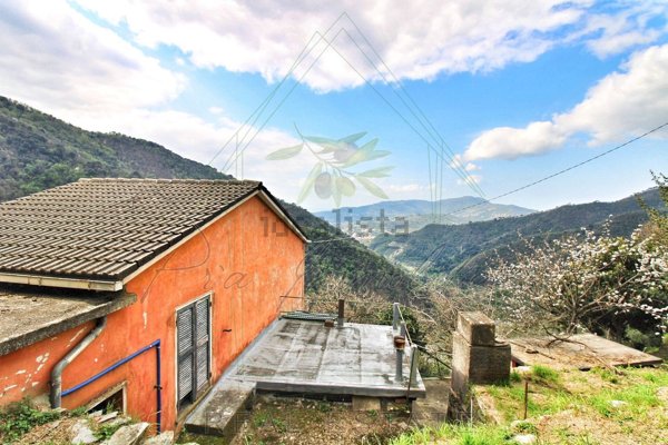 casa indipendente in vendita a Rapallo in zona San Maurizio di Monti